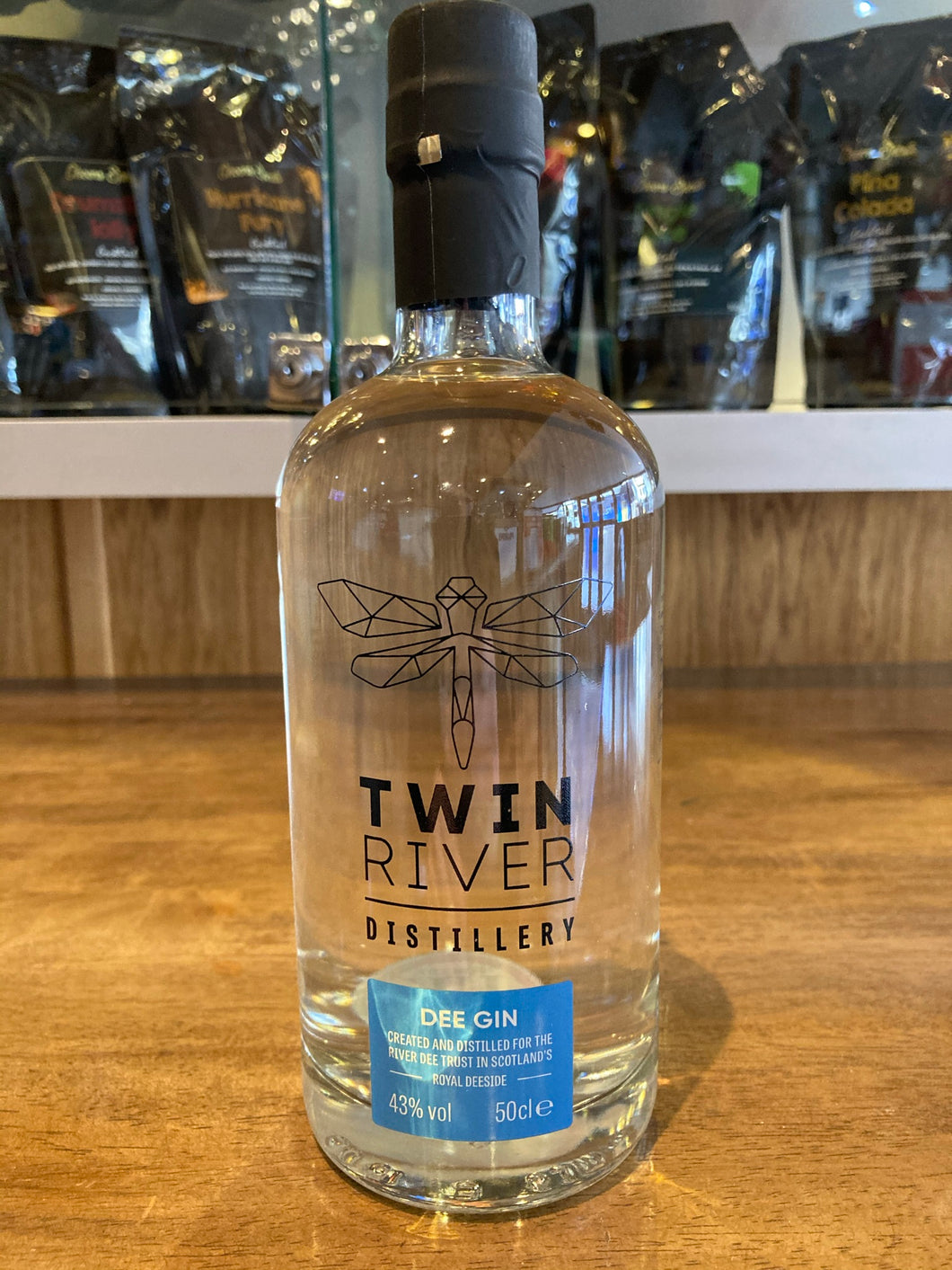 Twin River Dee Gin, 43% abv